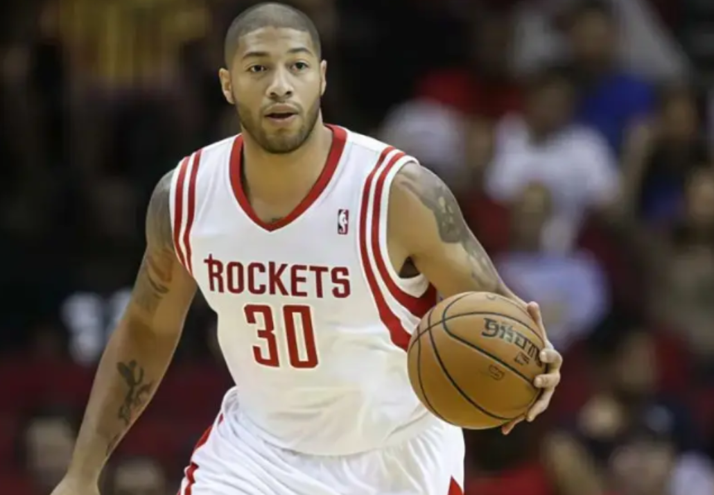 NBA史上最奇葩的7大退役原因,伯德太“抠门”,一人害怕坐飞机