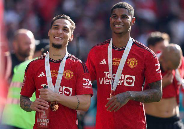 必发-滕哈赫完美部署赢得掌声，冠军能否让他留在曼联？