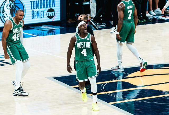 带病出战完成致命抢断 霍勒迪化身步行者后卫噩梦