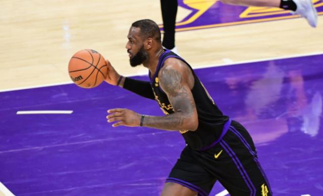 必发指数官网-9胜1负定律上线！湖人找回赢球利器 逆袭无需交易？