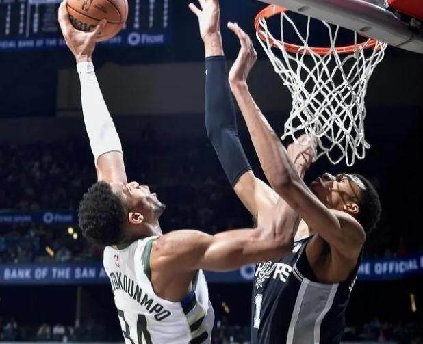 必发指数官网-天赋怪扣篮大赛级表演！字母碰撞文班真的太炸裂