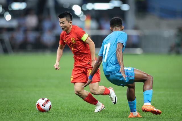 【奥预赛】陶强龙点射乃比江绝杀 国奥2比1印度