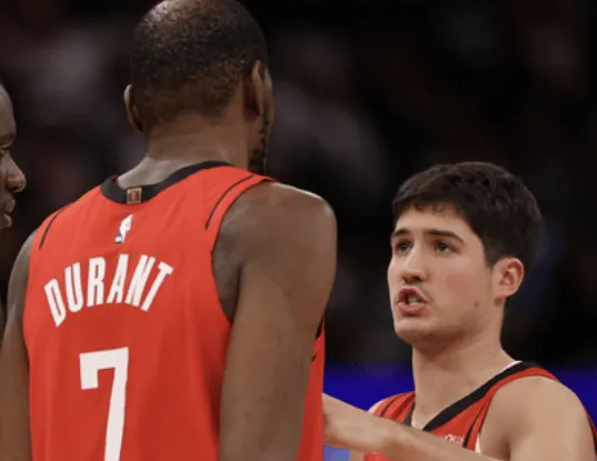 必发-杜兰特：谢泼德可以控球，能上场投三分给我们提供进攻火力